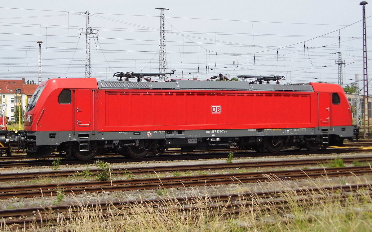 Am 15.06.2017 war  die 187 103-7  von der  DB Cargo Deutschland AG, in Stendal abgestellt.