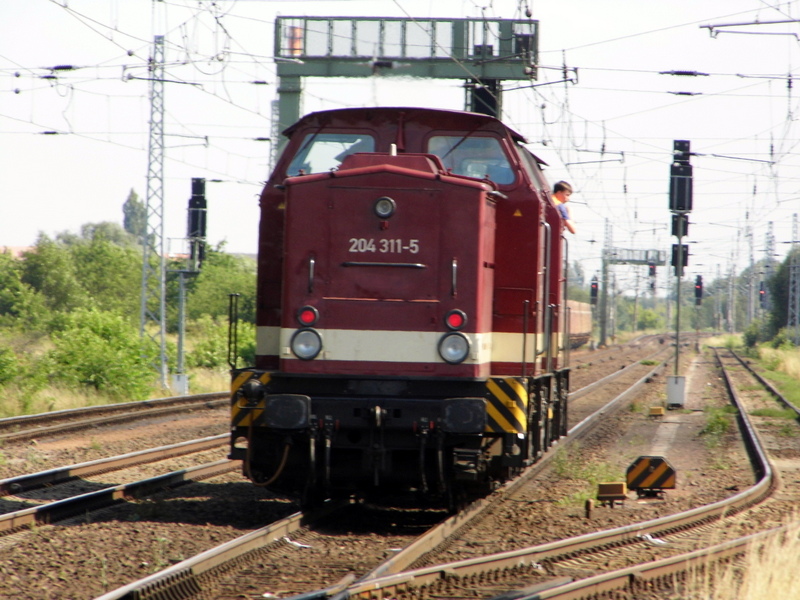 Am 15.07.2014 fuhr  die 204 311-5 und die 204 347-9 von der MTEG (Press)von Bostel bei Stendal nach Stendal .