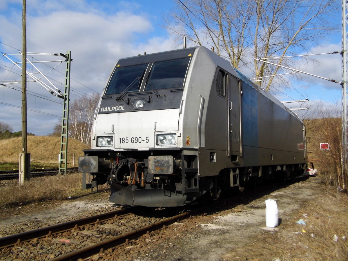 Am 16.02.2016 war die  185 690-5 von der SETG (Railpool) in Borstel abgestellt . 