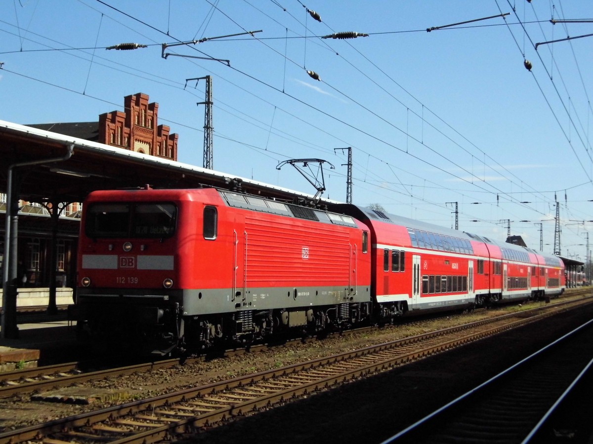 Am 16.04.2015 kam die 112 139  von der DB aus Richtung Magdeburg nach Stendal und fuhr weiter in Richtung Uelzen .