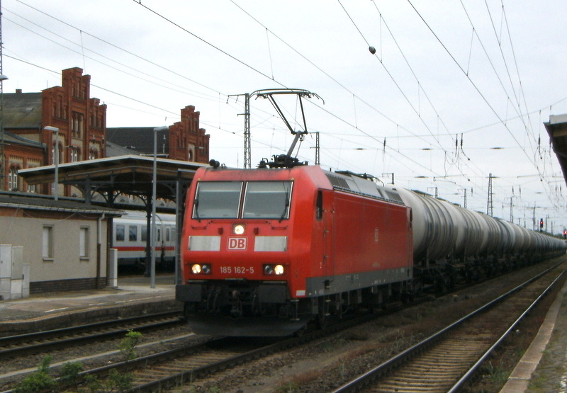 Am 16.06.2014 kam die 185 162-5 von der DB aus Richtung Magdeburg nach Stendal und fuhr weiter in Richtung Salzwedel.