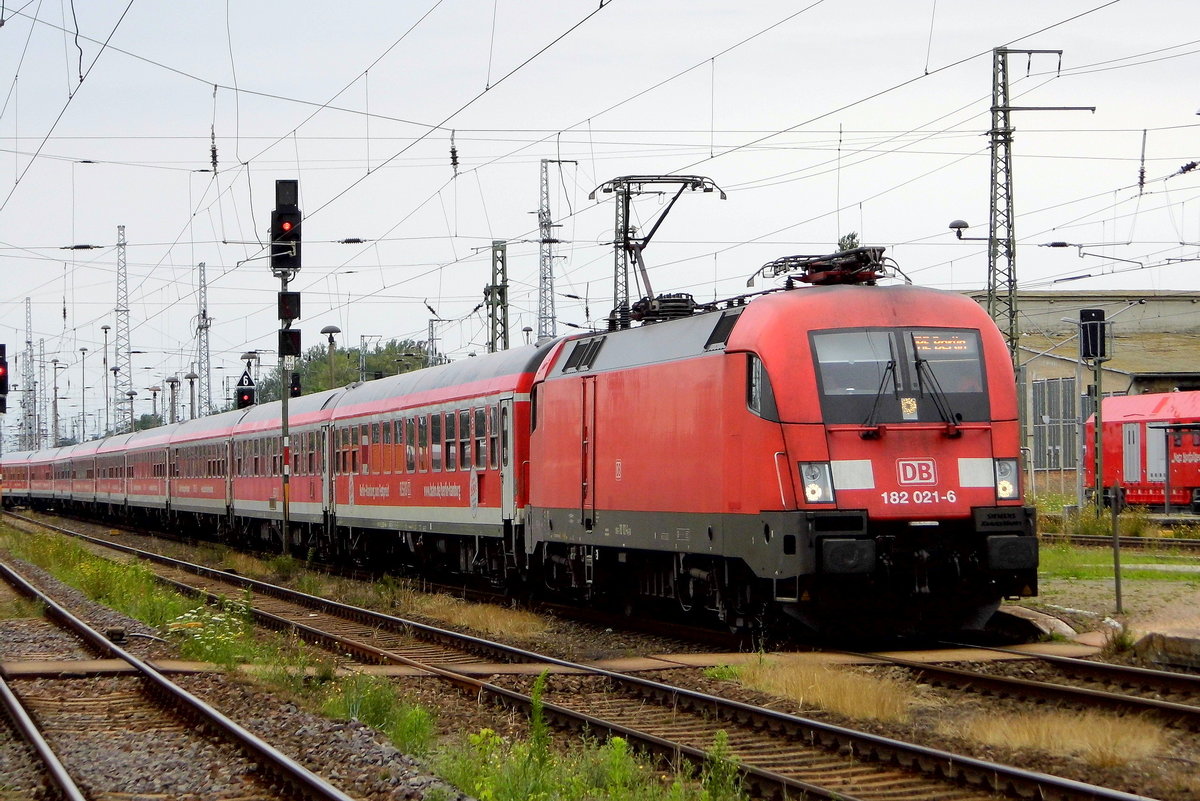 Am 16.07.2017 fuhr die 182 021-6 von der DB Regio AG, von Hamburg nach Stendal und weiter nach Berlin .