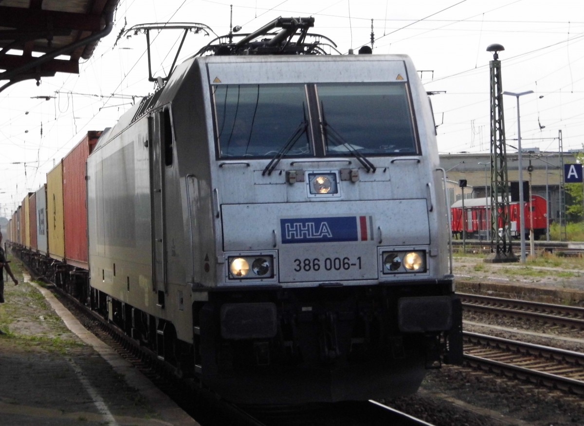 Am 16.08.2015 kam die 386 006-1 von der METRANS aus Richtung Salzwedel nach Stendal und fuhr weiter in Richtung Magdeburg .