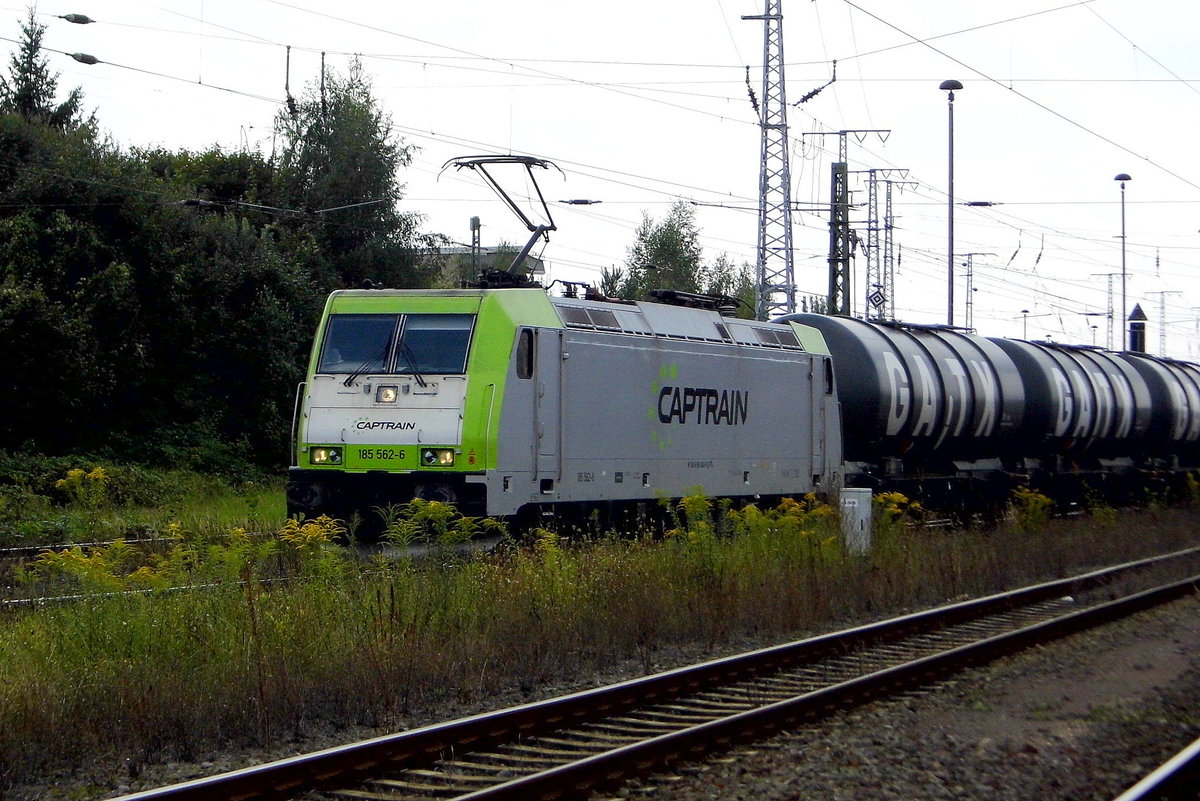 Am 16.08.2017 kam die 185 562-6 von CAPTRAIN aus Richtung Wittenberge nach Stendal und fuhr weiter in Richtung Magdeburg .