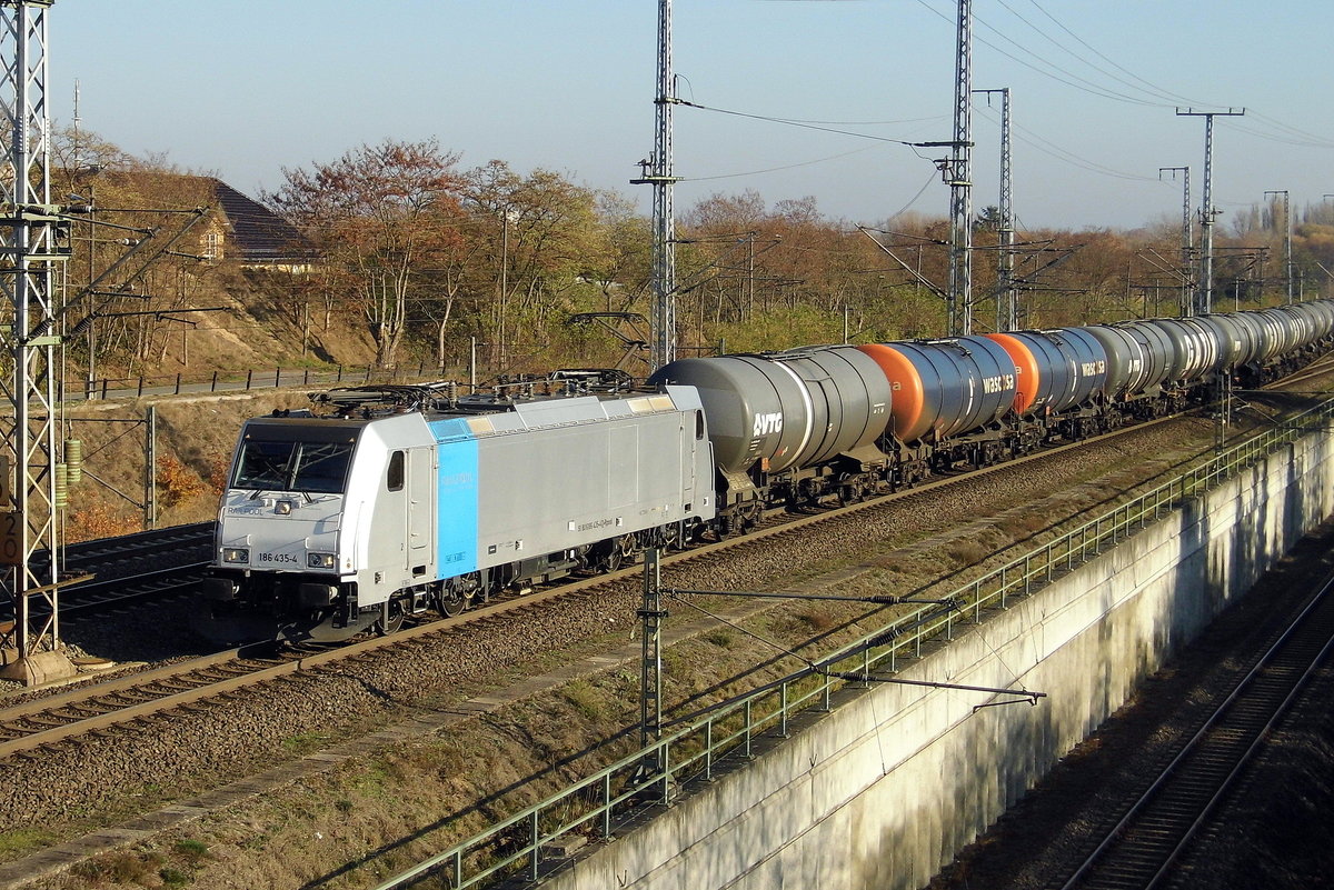Am 16.11.2018 kam die E 186 435-4 von der  ORLEN KolTrans Sp. z o.o., Płock (Railpool )  aus Richtung Stendal und fuhr weiter in Richtung Salzwedel.