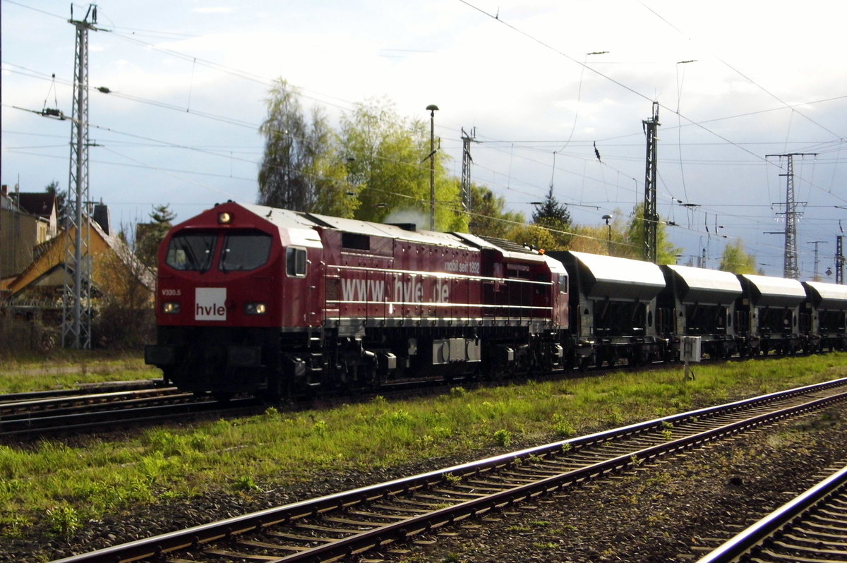Am 17.04.2017 kam die  V 330.5 (250 008-0) von der hvle   nach Stendal und fuhr weiter in Richtung Magdeburg .