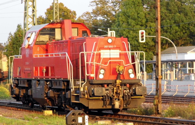 Am 17.09.2014 Rangierfahrt von der 261 094-7 von der DB in Stendal .