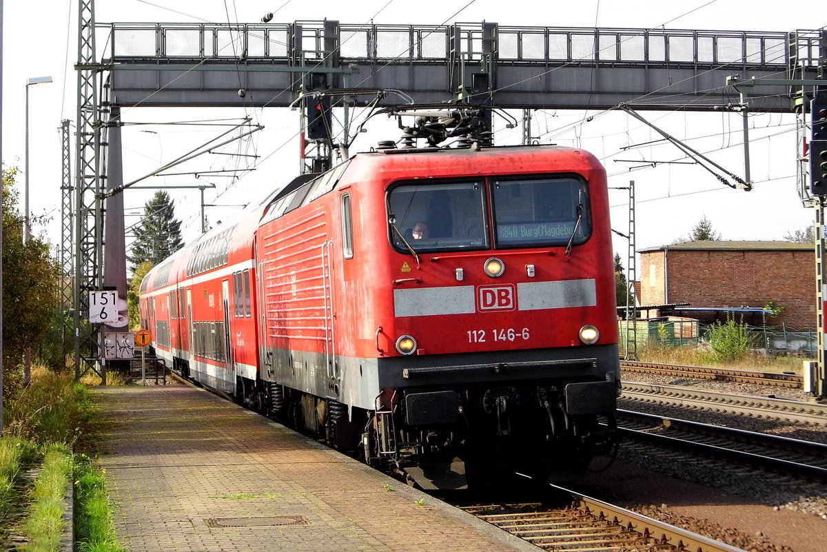 Am 17.10.2017 kam die 112 146-6  von   DB Regio AG,  aus Richtung Braunschweig nach Niederndodeleben und fuhr weiter in Richtung Magdeburg .