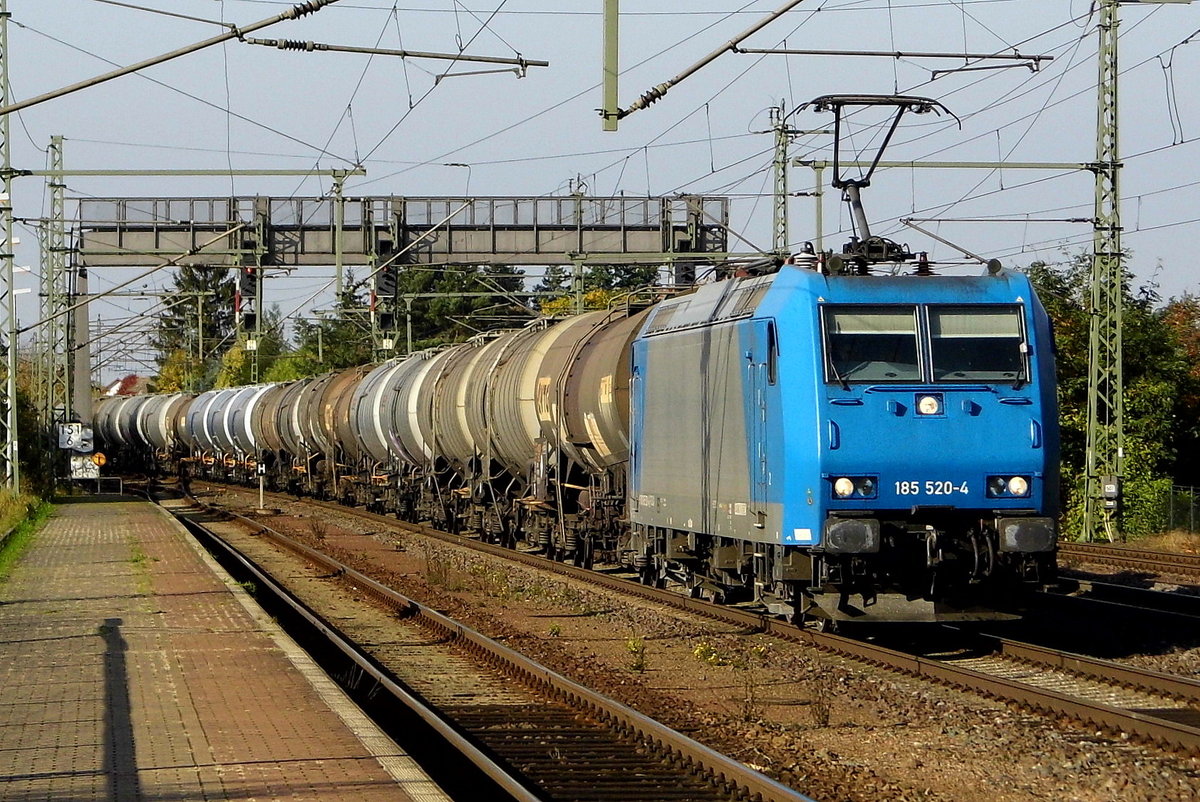 Am 17.10.2017 kam die 185 520-4 von der CFL Cargo Deutschland GmbH, aus Richtung Braunschweig nach Niederndodeleben und fuhr weiter in Richtung Magdeburg .