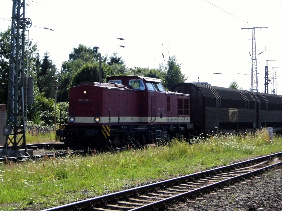 Am 18 .07.2015 kam die 204 354-5 von der MTEG (Press) aus Richtung Wittenberge nach Stendal und fuhr weiter in Richtung Magdeburg .