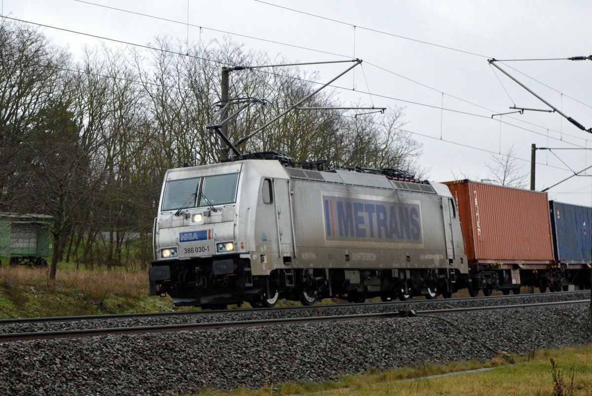 Am 18.01.2021 kam die 386 030-1 von METRANS aus Richtung Stendal und fuhr weiter in Richtung Wittenberge .