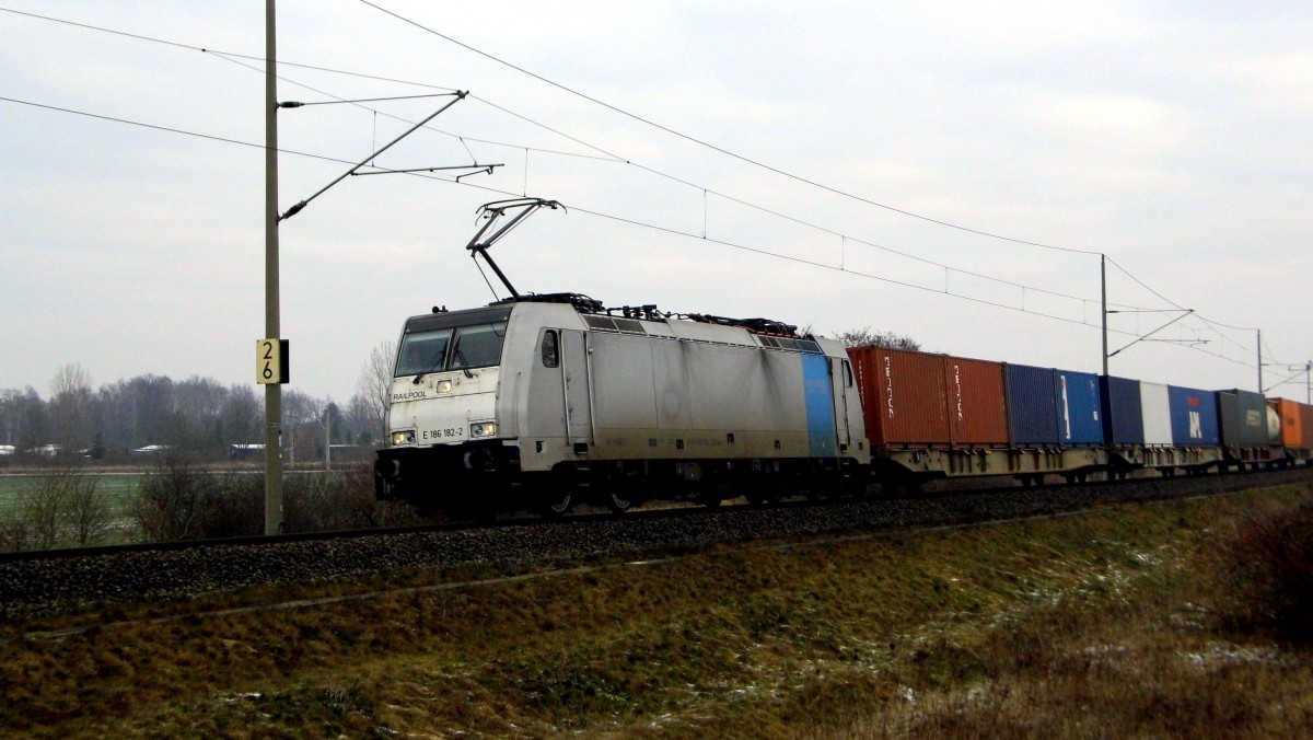 Am 18.02.2016 kam die E 186 182-2 von METRANS (Railpool) aus Richtung Stendal und fuhr weiter in Richtung  Salzwedel .