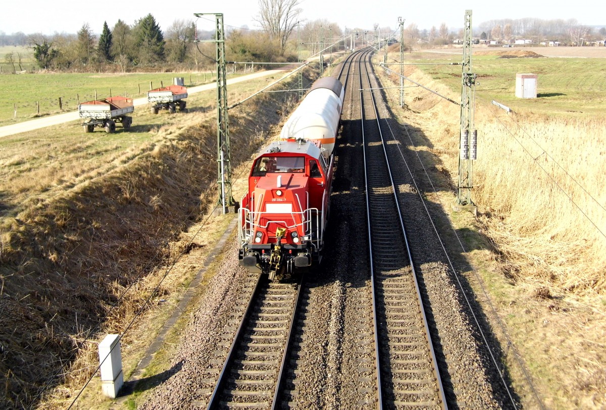 Am 18.03.2015 kam die 261 094-7 von der DB aus Richtung Hannover und fuhr weiter in Richtung Stendal .