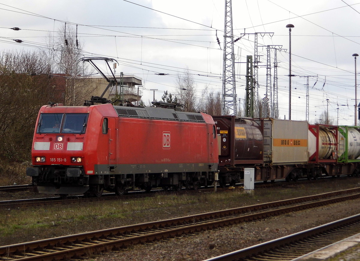 Am 18.03.2017 kam die 185 151-8 von der DB Cargo Deutschland AG, aus Richtung   Braunschweig nach Stendal und fuhr weiter in Richtung Magdeburg .