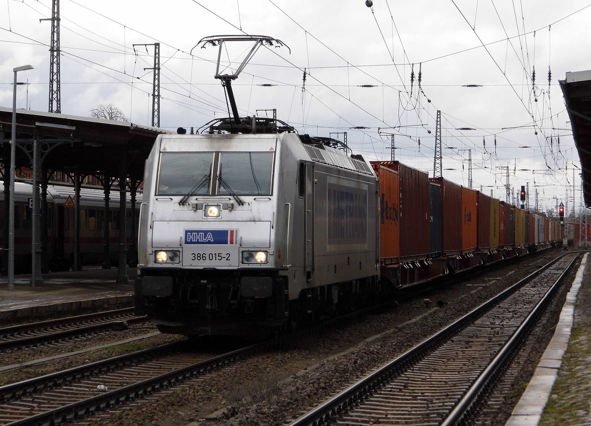 Am 18.03.2017 kam die 386 015-2 von  METRANS aus Richtung Magdeburg nach Stendal und fuhr weiter in Richtung Salzwedel. 