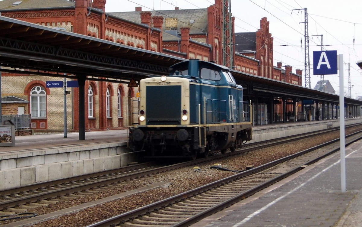 Am 19.03.2016 kam die 212 329-7 von der DB aus Richtung Berlin nach Stendal und fuhr weiter in Richtung Hannover   .