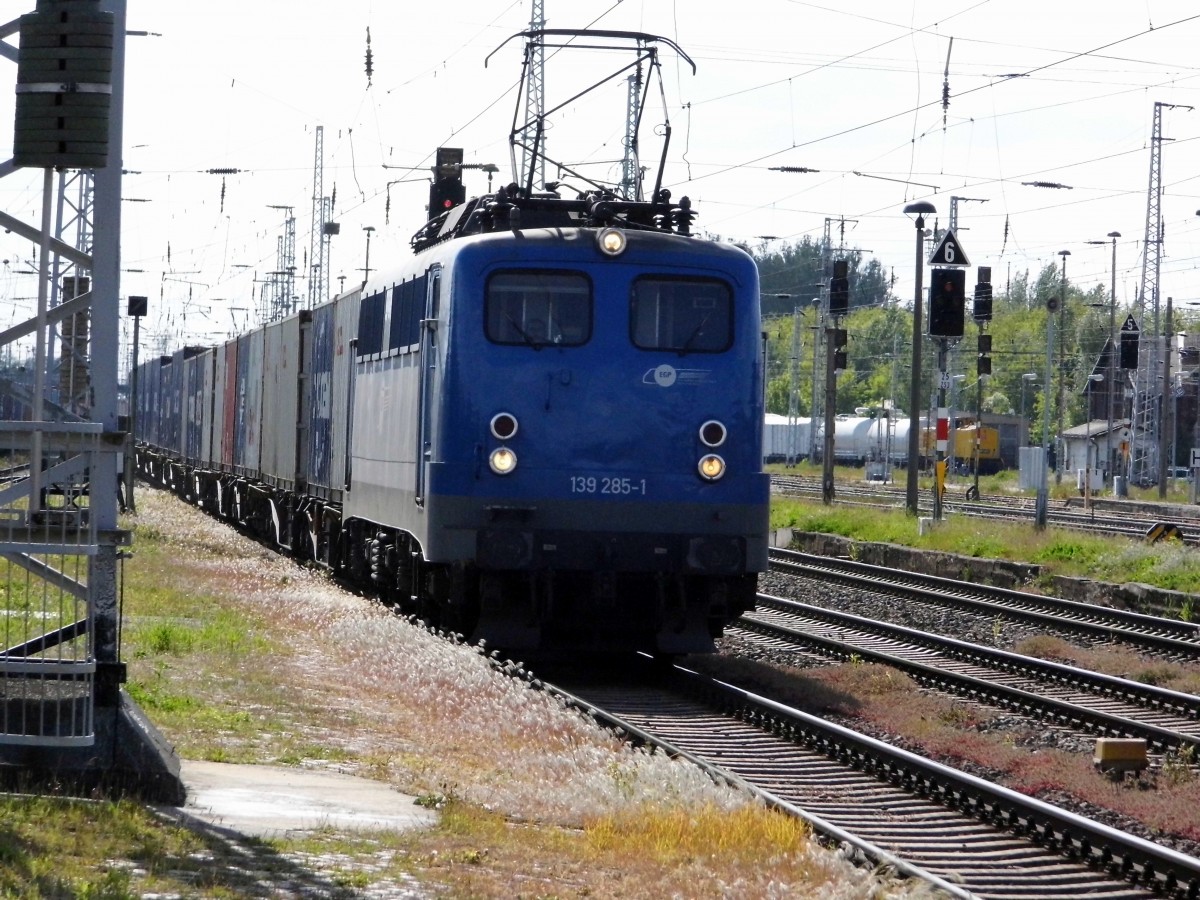 Am 19.05.2015 kam die 139 285-1 von der EGP aus Richtung Salzwedel nach Stendal und fuhr weiter in Richtung Magdeburg . 