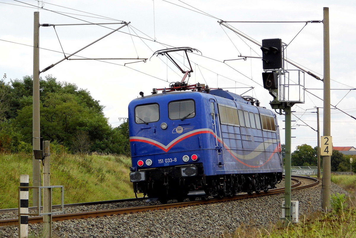 Am 19.09.2017  kam die 151 033-8 von der EGP - Eisenbahngesellschaft Potsdam mbH, aus Richtung Wittenberge und fuhr weiter in Richtung Stendal.  Netten Gruß an den Tf .