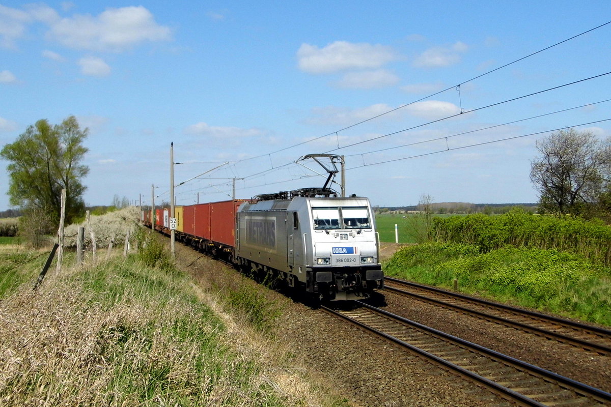 Am 20.04.2016 kam die 386 002-0 von METRANS aus Richtung Stendal und fuhr nach Magdeburg .