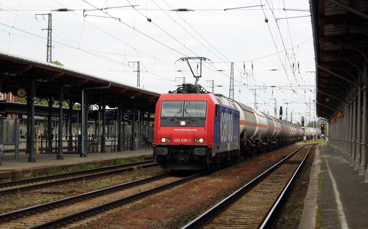 Am 20.05.2015 kam die 482 036-1 von der HSL ( SBB Cargo) aus Richtung Magdeburg nach Stendal und fuhr weiter in Richtung Salzwedel .