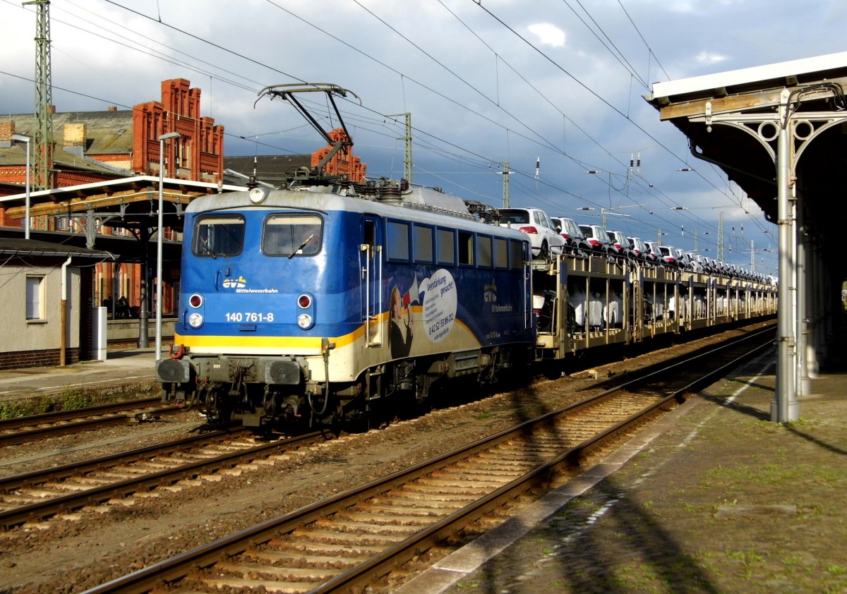 Am 20.09.2015 kam die 140 761-8 von der evb Logistik aus Richtung Magdeburg nach Stendal und fuhr weiter in Richtung Wittenberge .