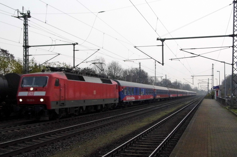 Am 20.11.2014 kam die 120 137-5 von der DB aus Richtung Magdeburg nach Niederndodeleben und fuhr weiter in Richtung Braunschweig . 
