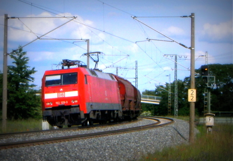 Am 2.06.2014 kam die 152 129-3 von der DB aus Richtung Stendal und fuhr nach Wittenberge.