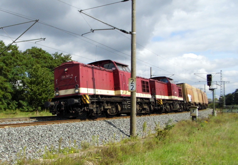 Am 2.09.2014 kamen die 204 311-5 und die 204 347-9 von der MTEG (Press) aus Richtung Stendal   und fuhr weiter in Richtung Niedergörne.