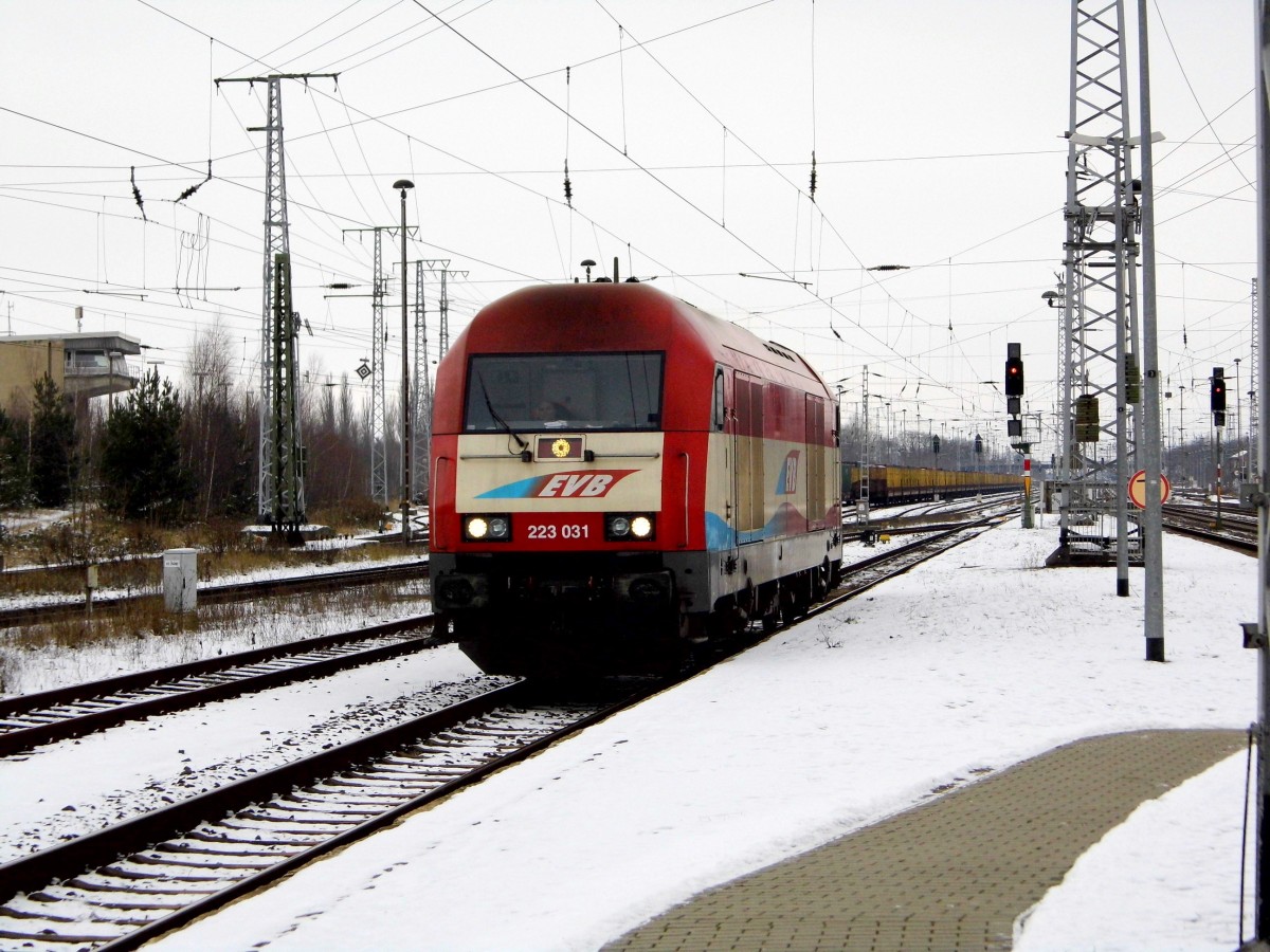 Am 21.01.2016 kam die 223 031  von der EVB  aus Richtung Salzwedel nach Stendal und fuhr weiter in Richtung Magdeburg .