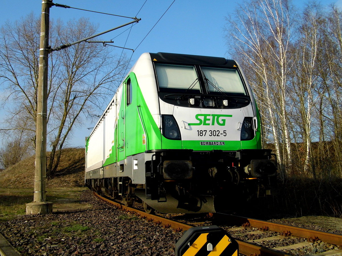 Am 21.03.2019 war  die 187 302-5 von der SETG ( (Railpool) ) in Borstel abgestellt .