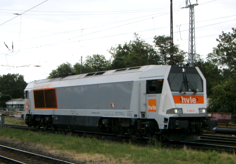 Am 21.06.2014 kam die V 490.2 von der hvle  aus Richtung Berlin nach Stendal und fuhr weiter in Richtung Hannover.