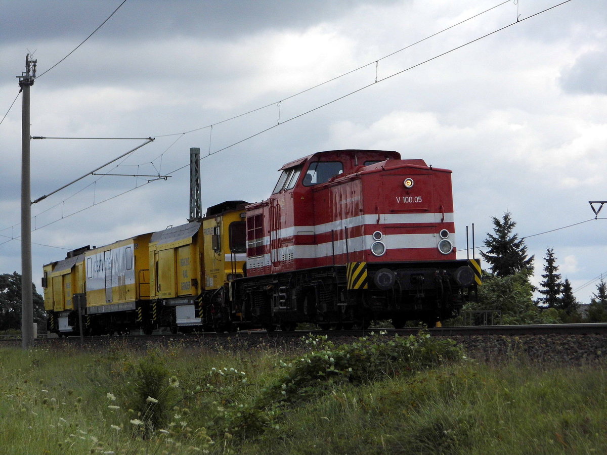 Am 21.08.2017 kam die  202 726-6 von der HGB - Hessische Güterbahn GmbH,  aus Richtung Stendal und fuhr weiter in Richtung Salzwedel .