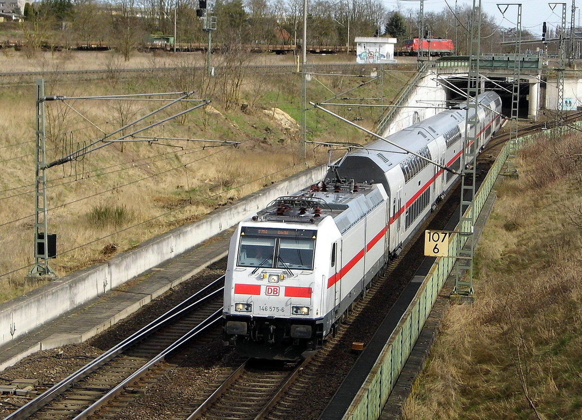 Am 22.03.2017 kam die  146 575-6 von DB Fernverkehr aus Richtung Stendal und fuhr weiter in Richtung Braunschweig .