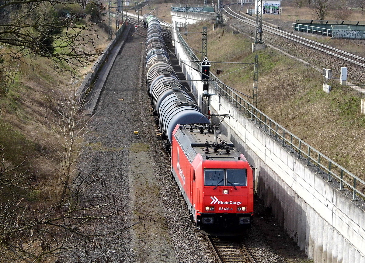 Am 22.03.2017 kam die 185 603-8 von der  RheinCargo   aus Richtung Braunschweig nach Stendal .