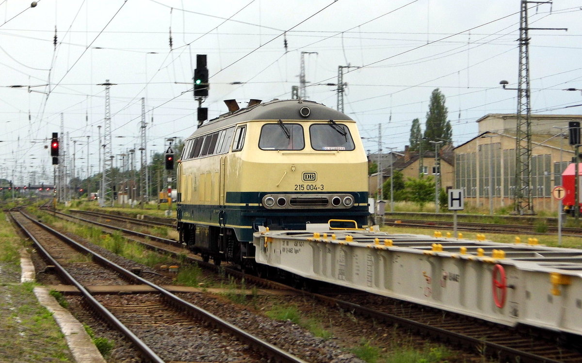 Am 22.06.2017 kam die 215 004-3 von der  ASLVG aus Richtung Magdeburg nach Stendal und fuhr weiter in Richtung Wittenberge .