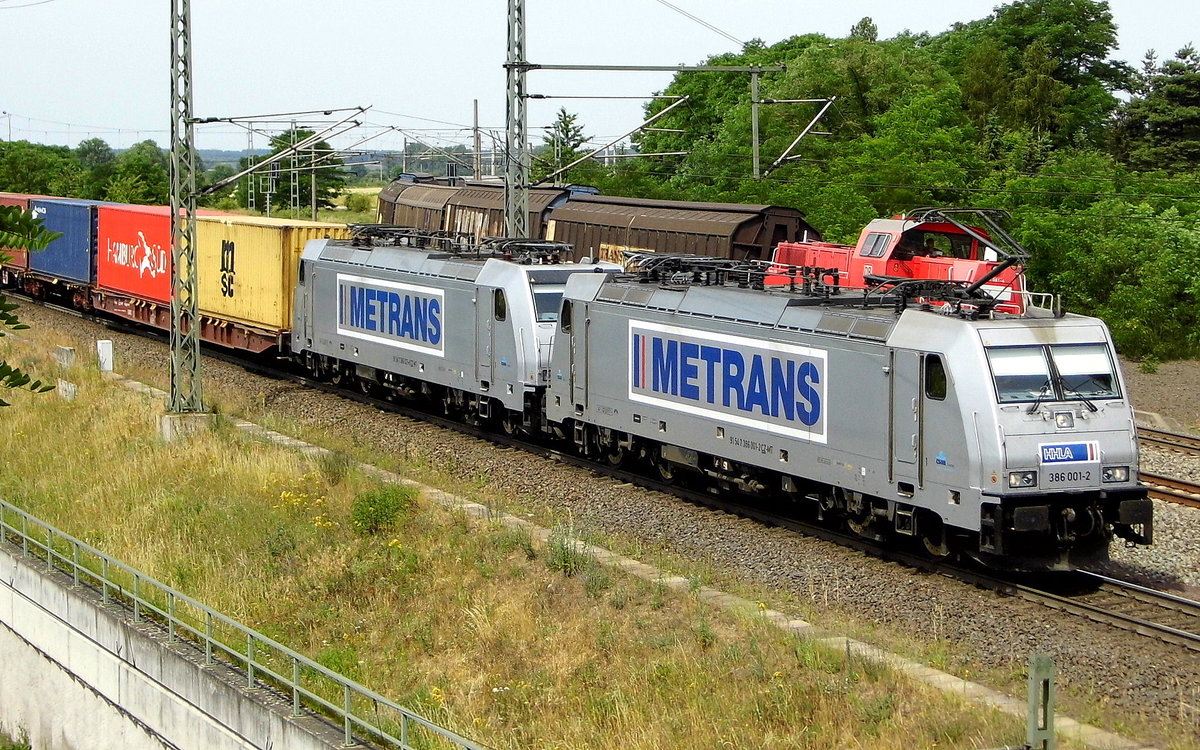 Am 22.06.2017 kamen die 386 023-6 und die 386 001-2 von METRANS aus Richtung Salzwedel und fuhr nach Stendal .