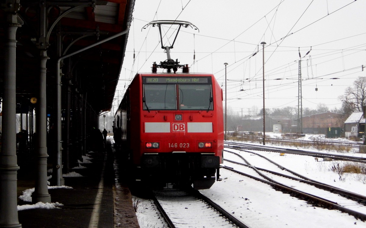 Am 23.01.2016 kam die 146 023 von der DB aus Richtung Uelzen nach Stendal und fuhr weiter in Richtung Magdeburg .