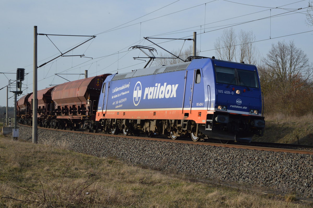 Am 23.02.2021 kam die 185 409-0 von Raildox GmbH & Co. KG,  aus Richtung Wittenberge und fuhr weiter in Richtung Stendal .