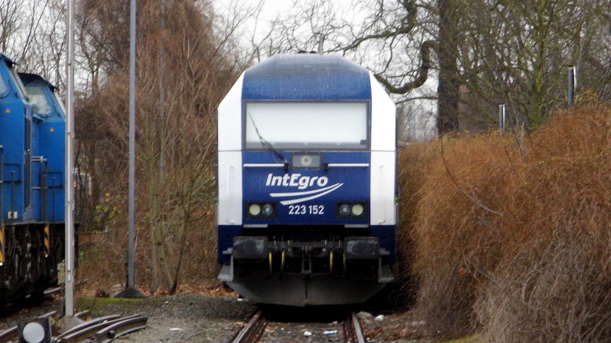 Am 23.12.2017 war die  223 152-0 von der IntEgro (Press) in Stendal abgestellt.