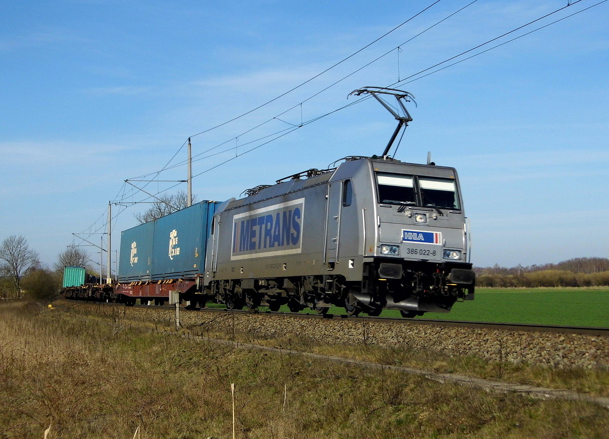 Am 24.03.2017 kam die 386 022-8 von  METRANS aus Richtung Salzwedel nach Stendal .