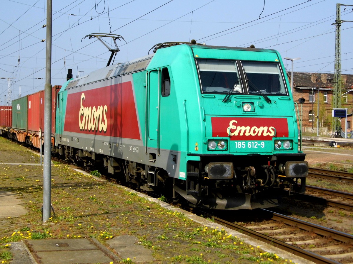 Am 24.04.2015 kam die 185 612-9 von der Emons aus Richtung Wittenberge nach Stendal und fuhr weiter in Richtung Magdeburg .