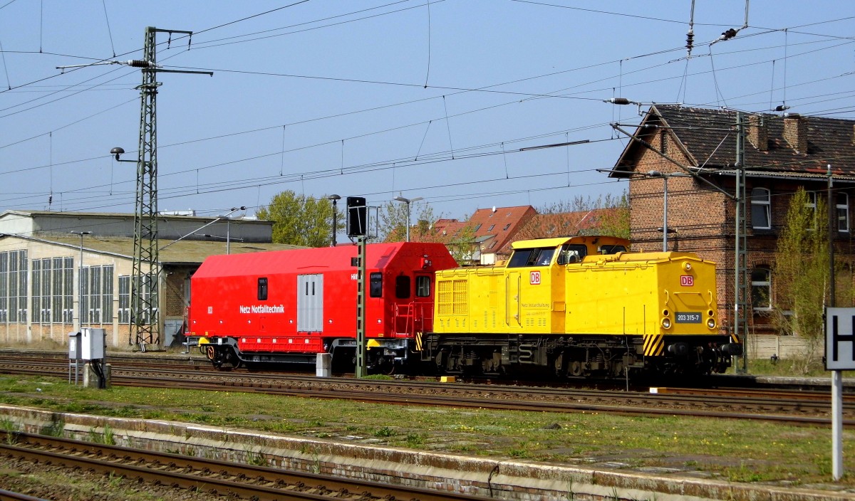 Am 24.04.2015 Rangierfahrt von der 203 315-7 von der DB in Stendal .