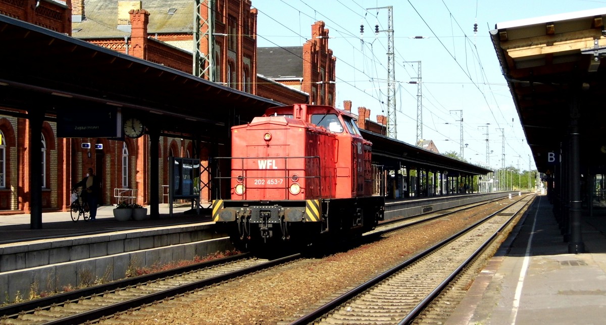 Am 24.05.2015 kam die 202 453-7  von der WFL aus Richtung Berlin nach Stendal und fuhr weiter in Richtung Hannover .