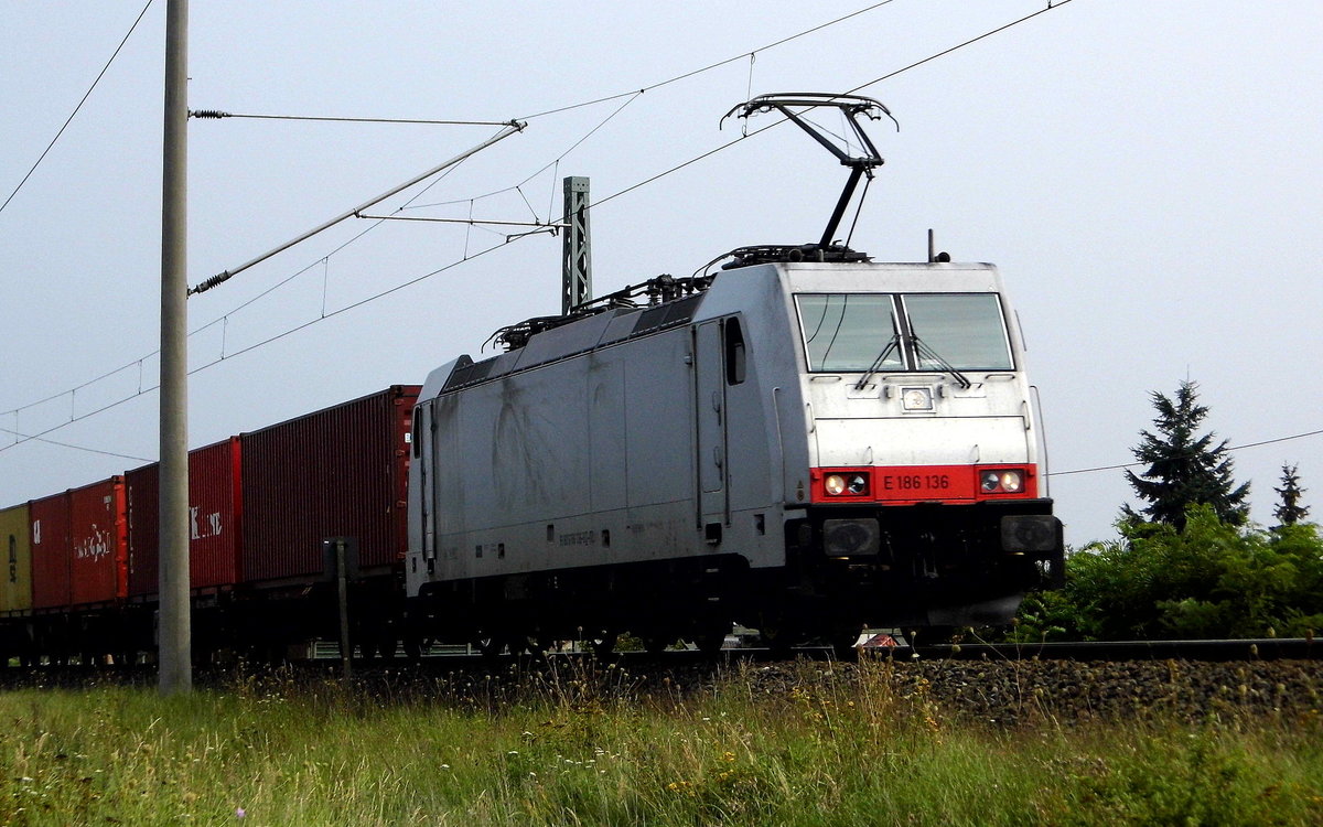 Am 24.08.2017 kam die E 186 136 von der ITL aus Richtung Stendal und fuhr weiter in Richtung Salzwedel .