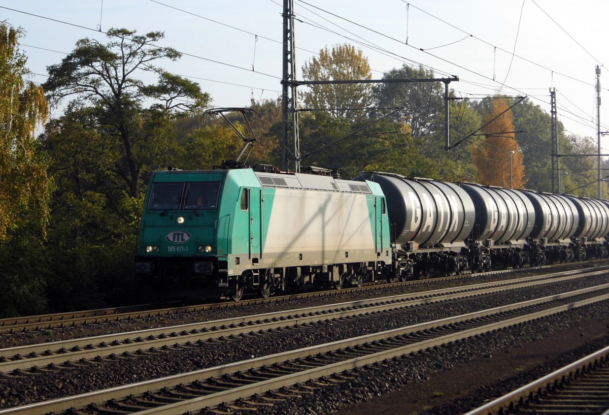 Am 24.10.2015 kam die 185 611-1 von der ITL aus Richtung Magdeburg nach Niederndodeleben und fuhr weiter in Richtung Braunschweig .