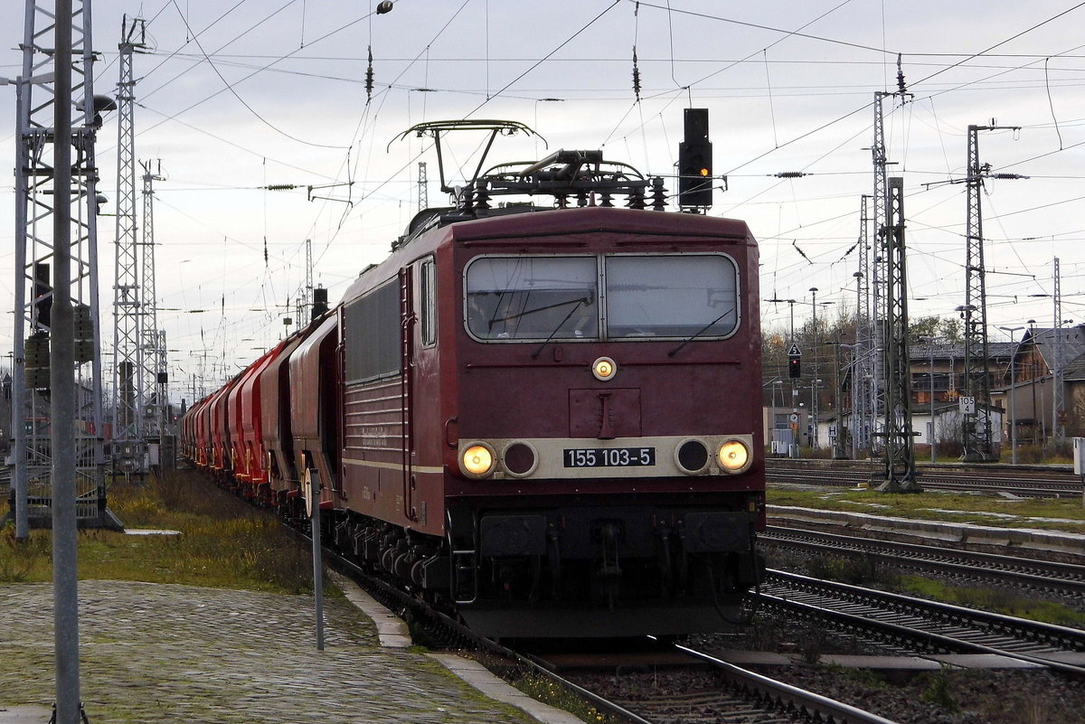 Am 24.11.2017 fuhr die 155 103-5 von der  CLR-Cargo Logistik Rail-Service ,  von Wismar nach Stendal und weiter nach Zielitz .