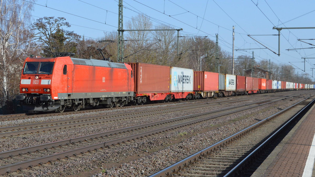 Am 25.02.2021 kam die 185 197-1 von  DB Cargo Deutschland AG, aus Richtung Magdeburg nach Niederndodeleben und fuhr weiter in Richtung Braunschweig .