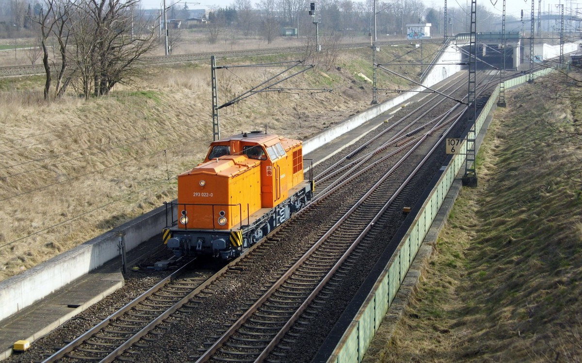 Am 25.03.2015 kam die 293 022-0 von der MTEG (Press) aus Richtung Stendal und fuhr weiter in Richtung Hannover .