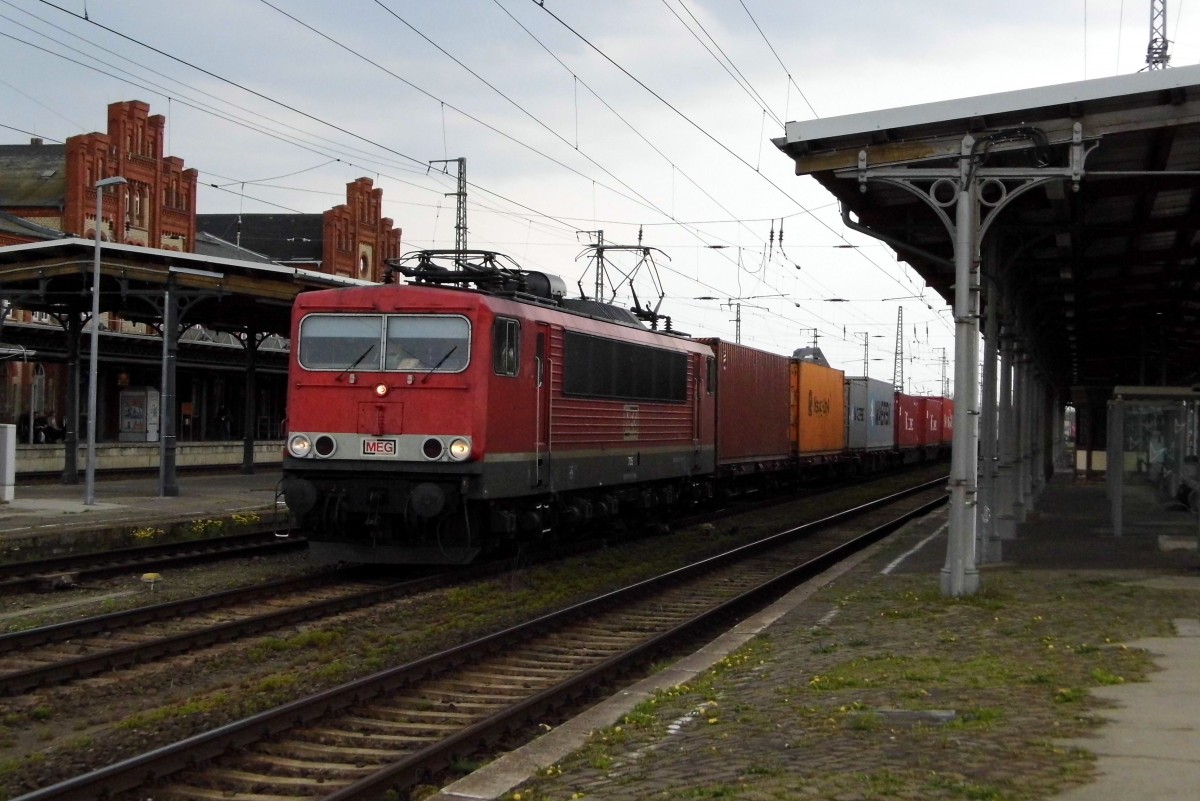 Am 25.04.2015 kam die  155 196 (MEG 705) aus Richtung Magdeburg nach Stendal und fuhr weiter in Richtung Wittenberge .