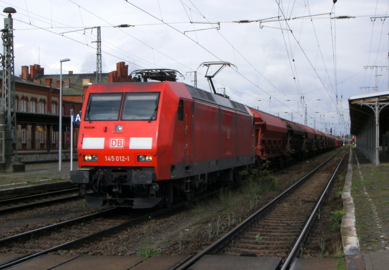 Am 25.06.2014 kam 145 012-1 von der DB aus Richtung Magdeburg nach Stendal und fuhr weiter in Richtung Wittenberge.